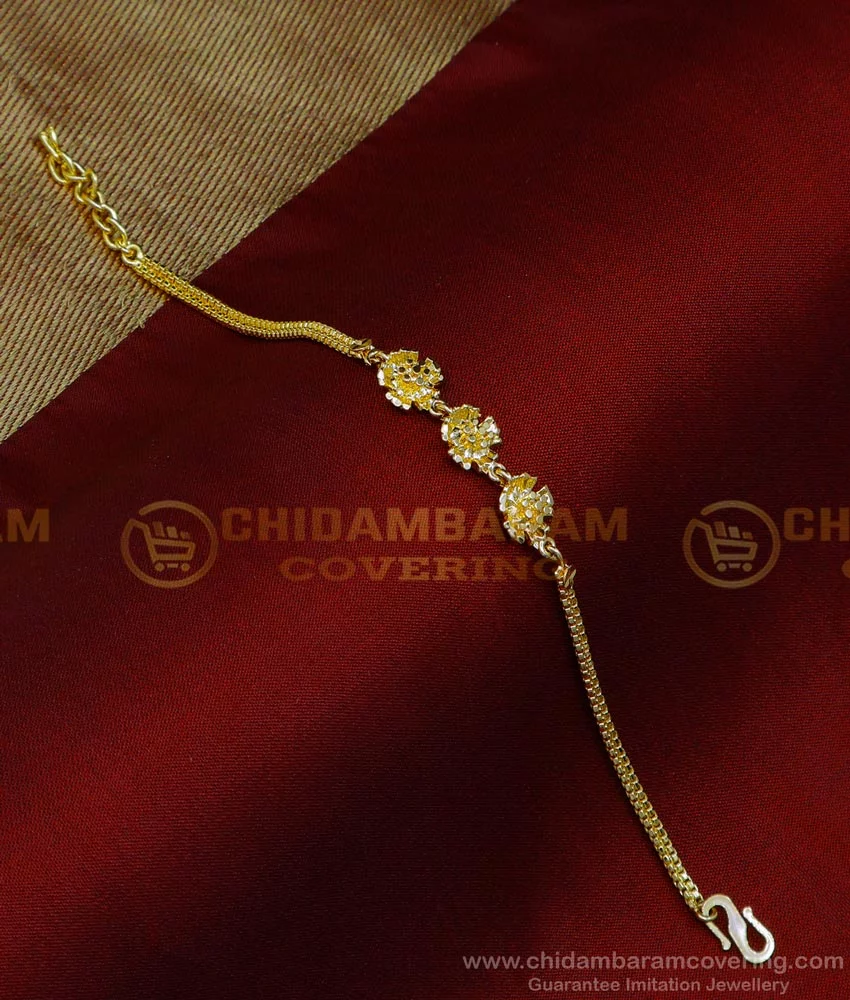 A Gold Bracelet For Women Full Of Diamonds, Suitable For Daily Wear