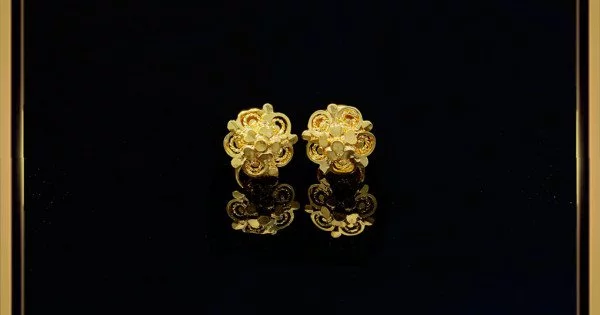 Tiny Cube Gold Earrings - Geometric Ear Piece – ARTEMER