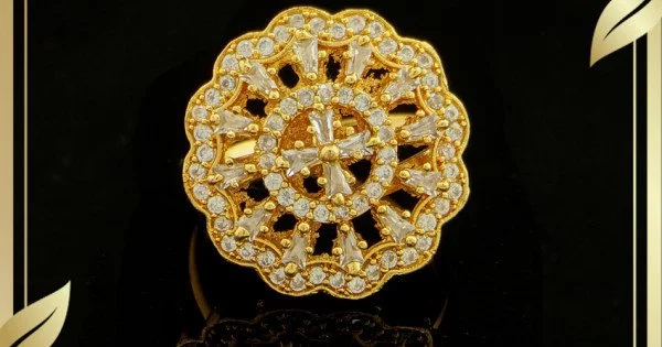Flower Shape Big Cocktail Rose Gold Plated Diamond Style Finger Ring.