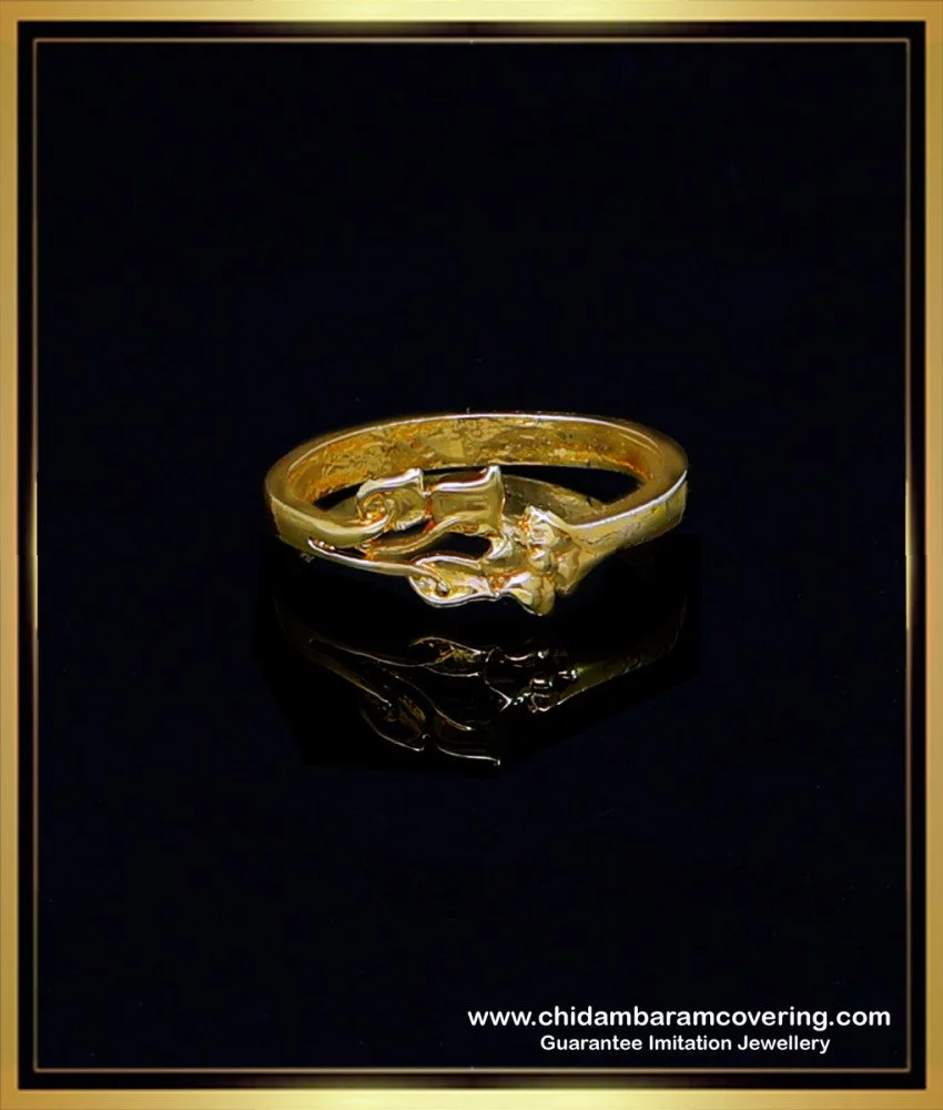 Calico | 18K Yellow Gold plain wedding ring | Taylor & Hart